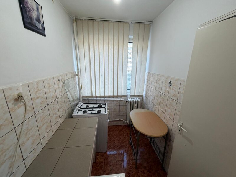 Dristor, chiar la gura de metrou, 10 minute mall Park Lake si parc IOR