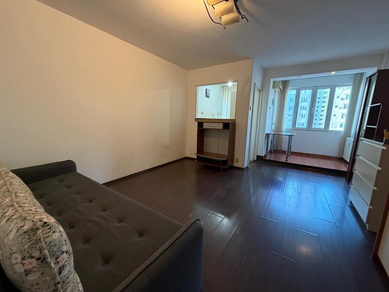 Dristor, chiar la gura de metrou, 10 minute mall Park Lake si parc IOR